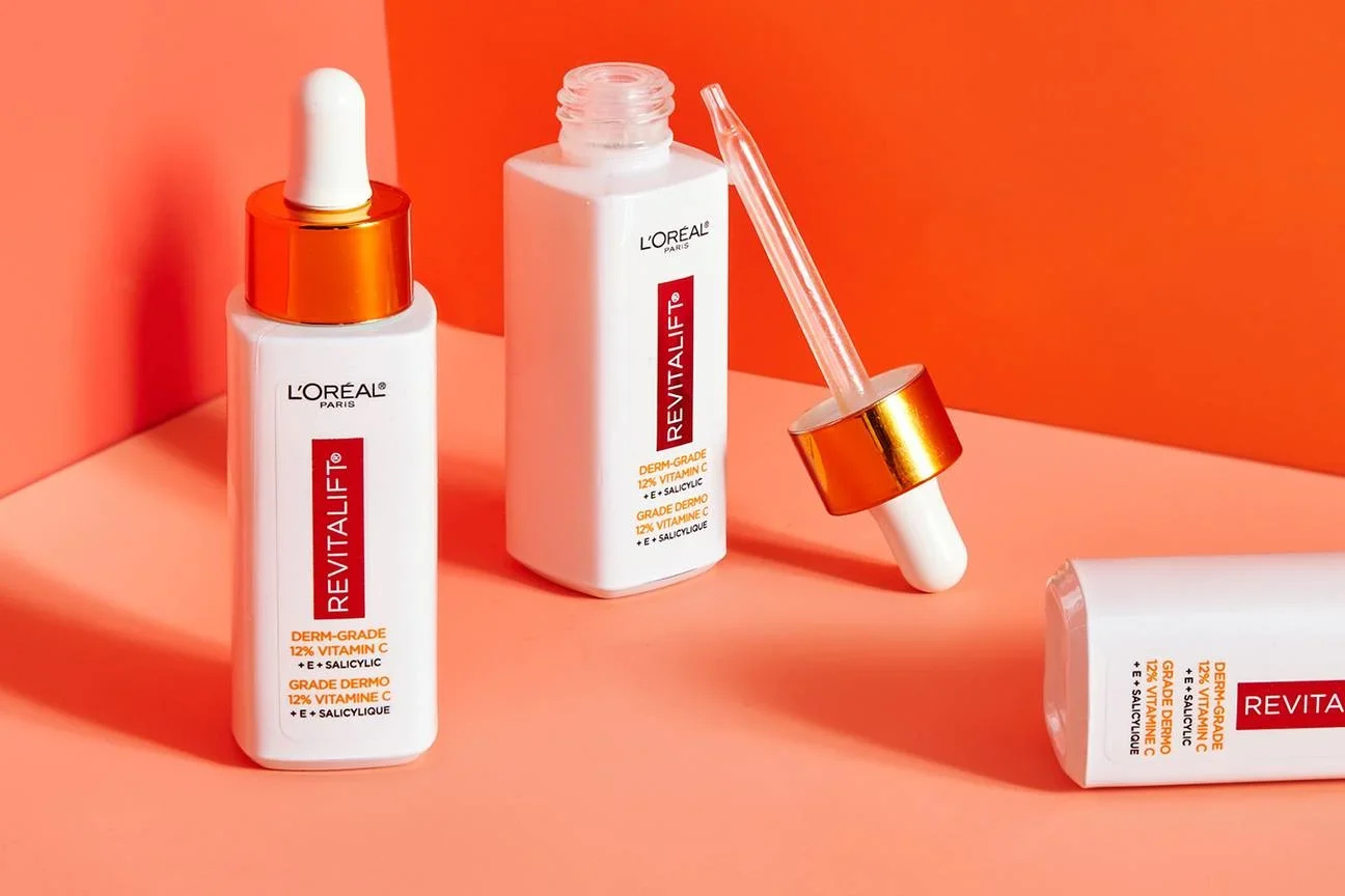 L'Oreal Paris Revitalift 12% Pure Vitamin C Serum, Vitamin E, Salicylic Acid, Moisturizing, Smoothing & Brightening, Non Greasy