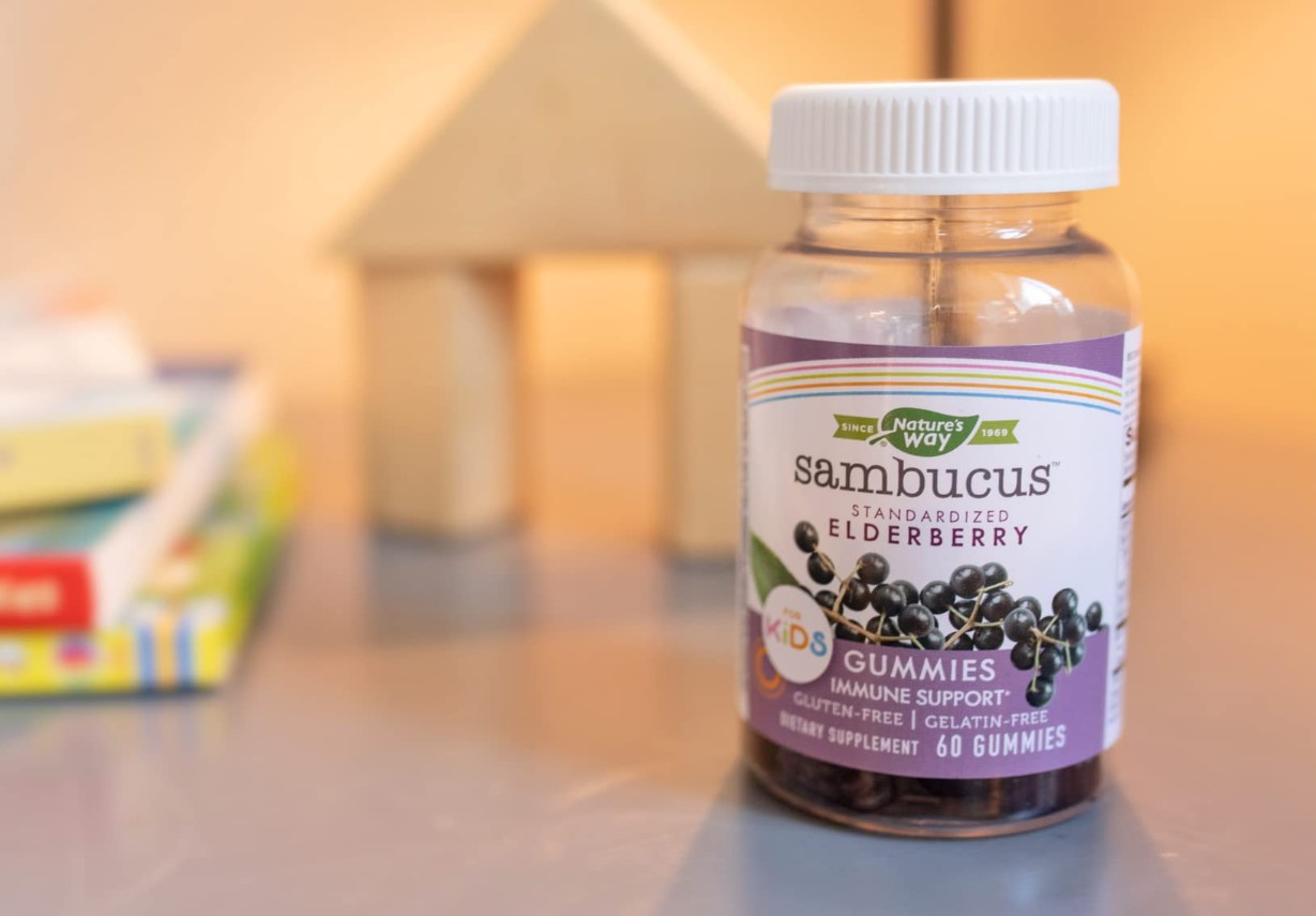 Nature's Way Sambucus Elderberry Gummies with Vitamin C and Zinc