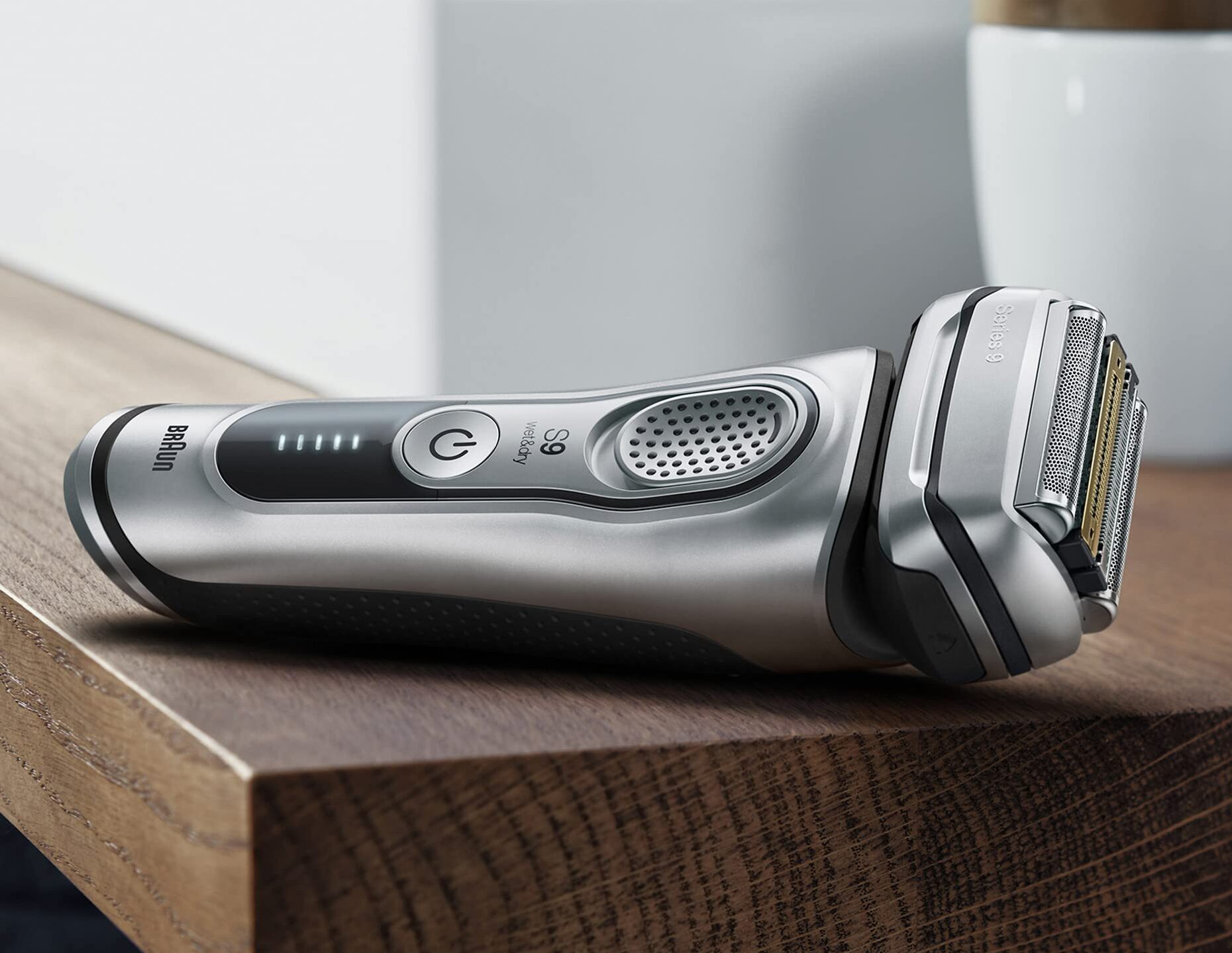 Electric Shaver, Series 9 , with SmartCare Center, 9370cc