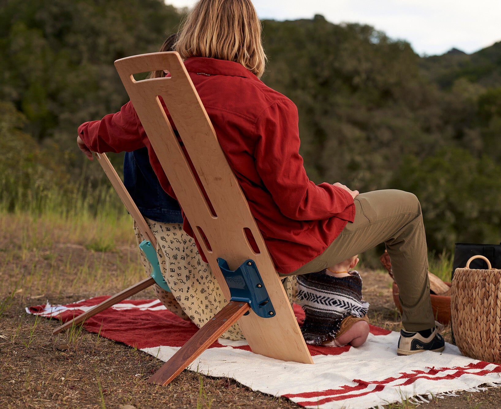 Trippy Chair with an X shape