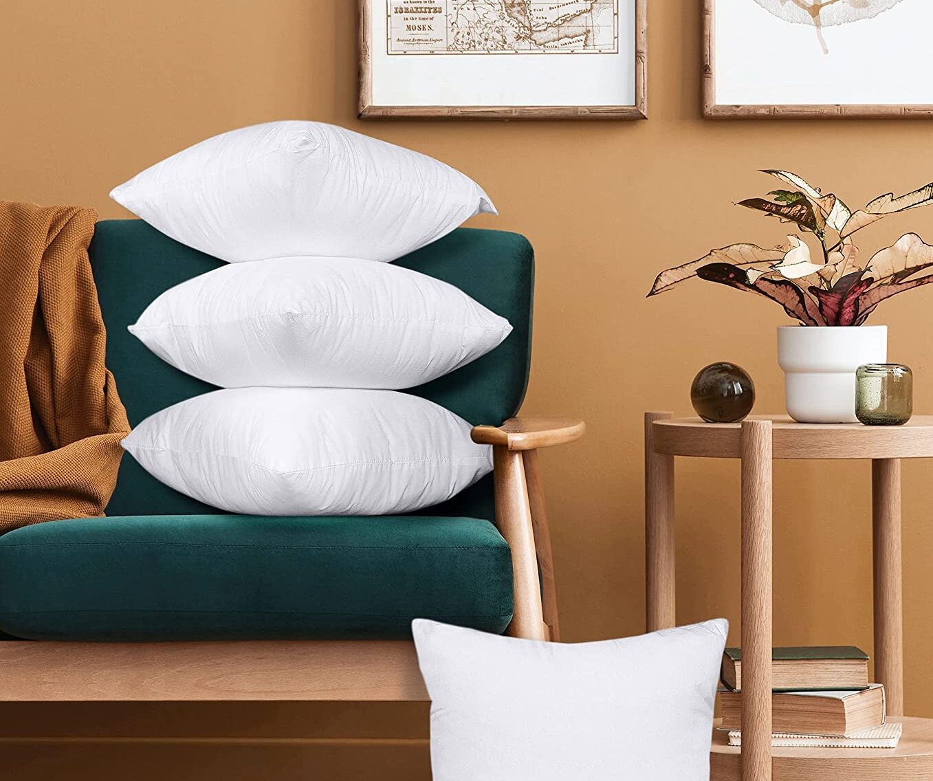 Utopia Bedding Set of 4 Cushions