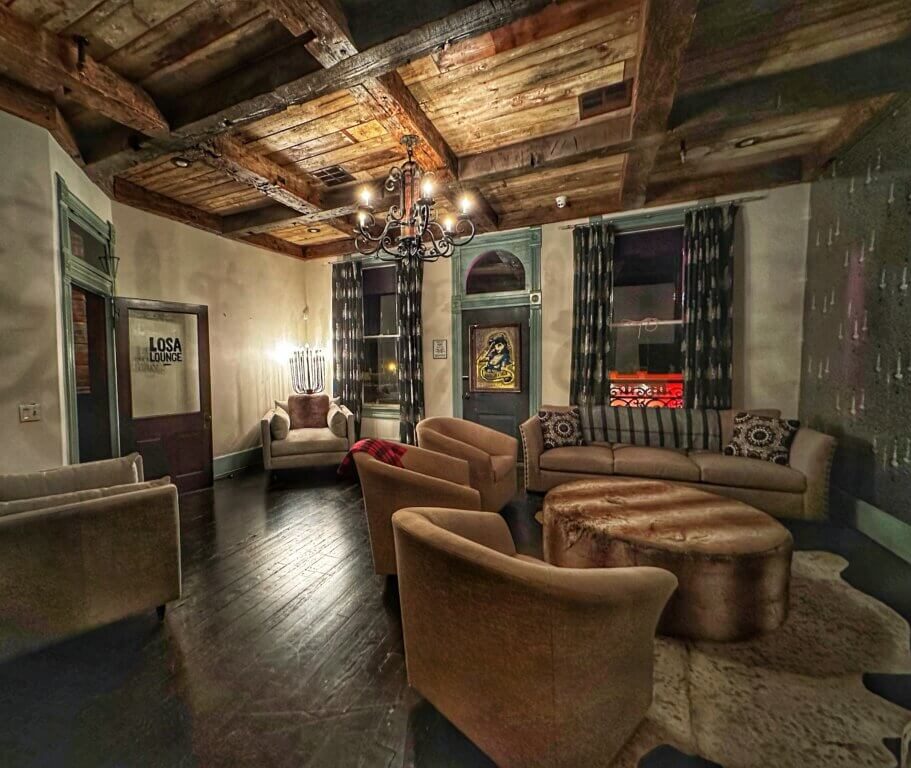 Mulberry hotel in downtown Tishomingo