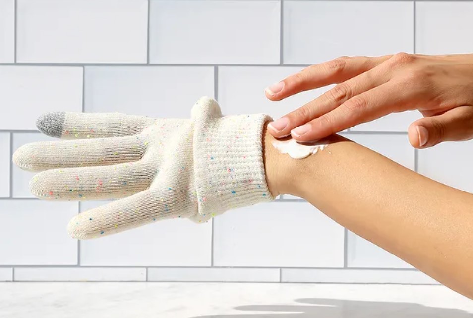 Kitsch Moisturizing Spa Gloves