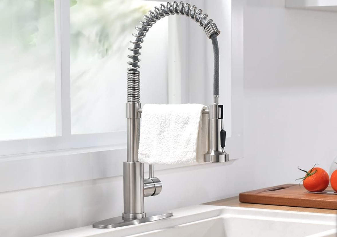 OWOFAN Kitchen Faucet with Pull Down Sprayer