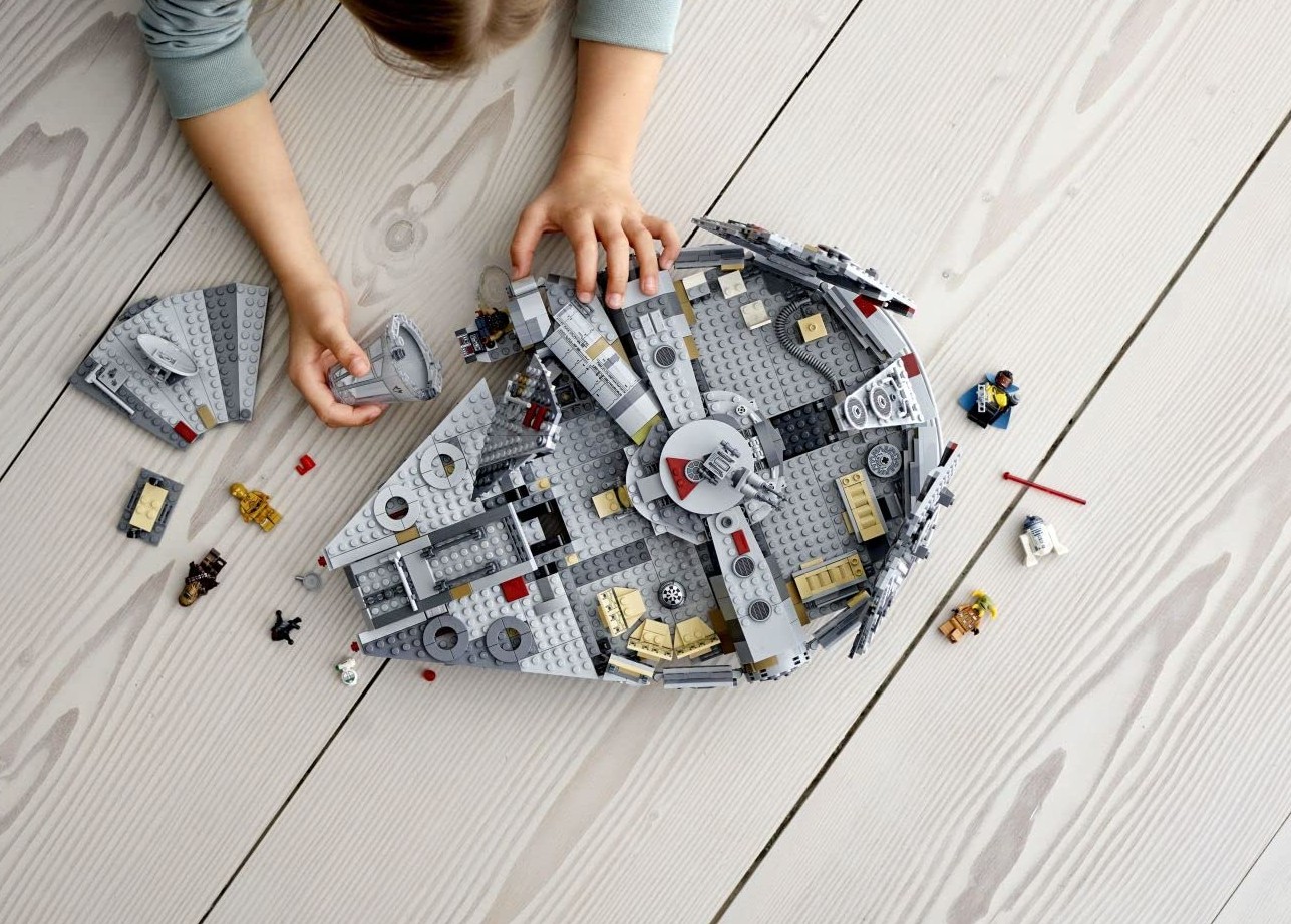 LEGO Millennium Falcon