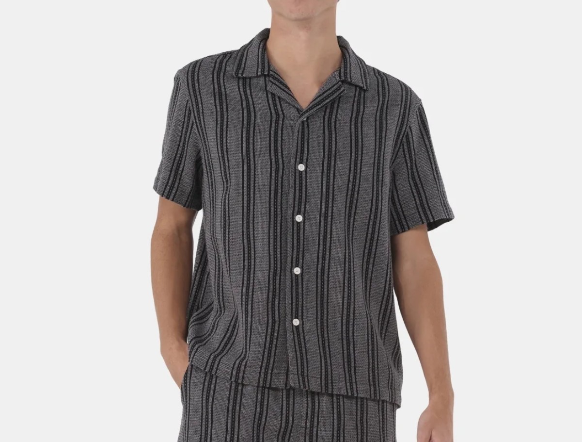 No Boundaries Textured Fabric Shirt with Short Sleeves, Men's & Big Men's