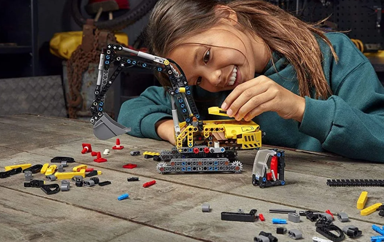 569-piece Lego Technic Excavator